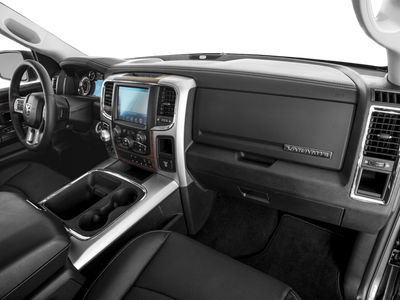 2017 RAM 1500 Laramie Crew Cab 4x2 5'7" Box