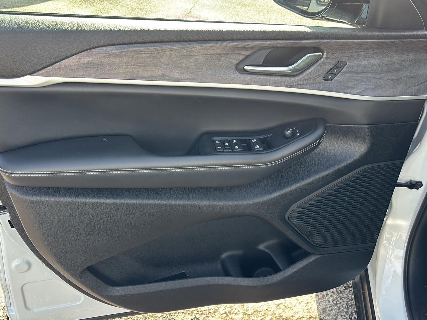 2024 Jeep Grand Cherokee L Limited 4x2