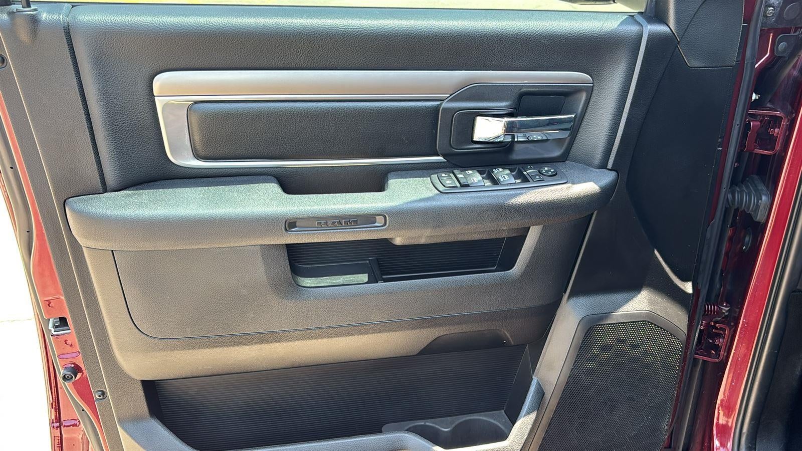 2024 RAM 1500 Classic Warlock Crew Cab 4x2 5'7" Box