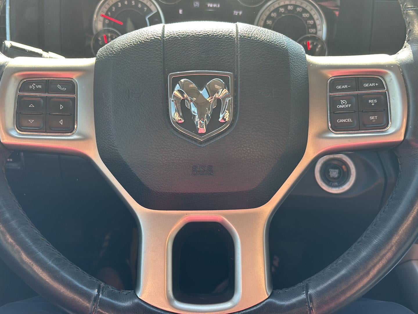 2017 RAM 1500 Laramie Crew Cab 4x2 5'7" Box