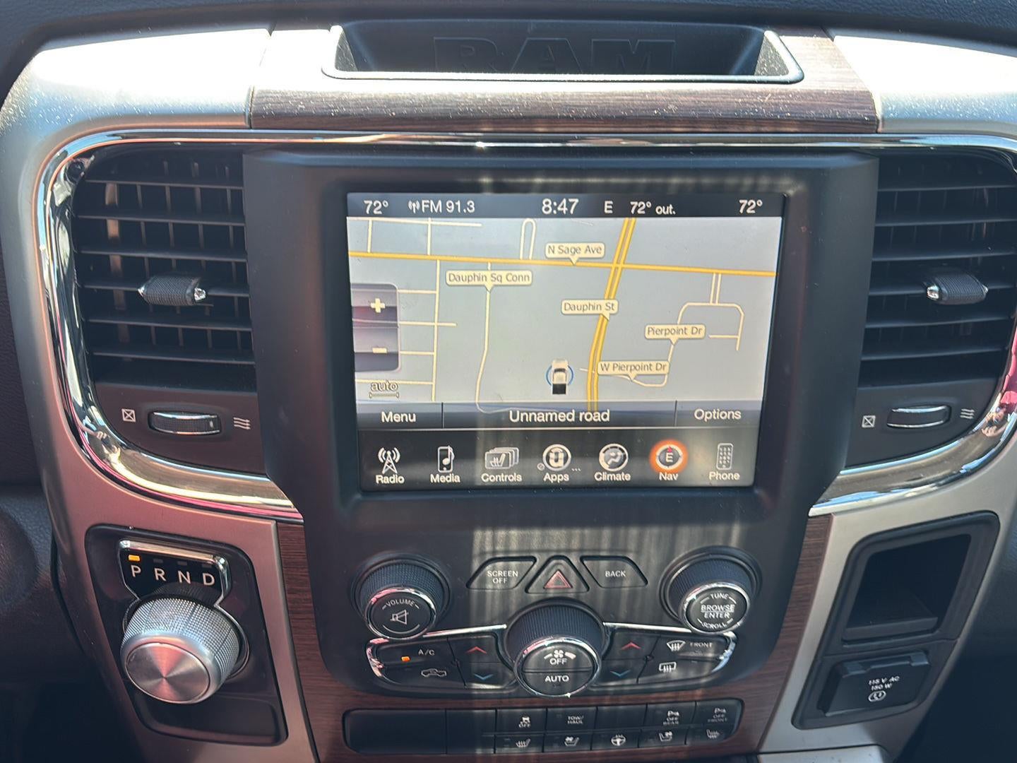 2017 RAM 1500 Laramie Crew Cab 4x2 5'7" Box