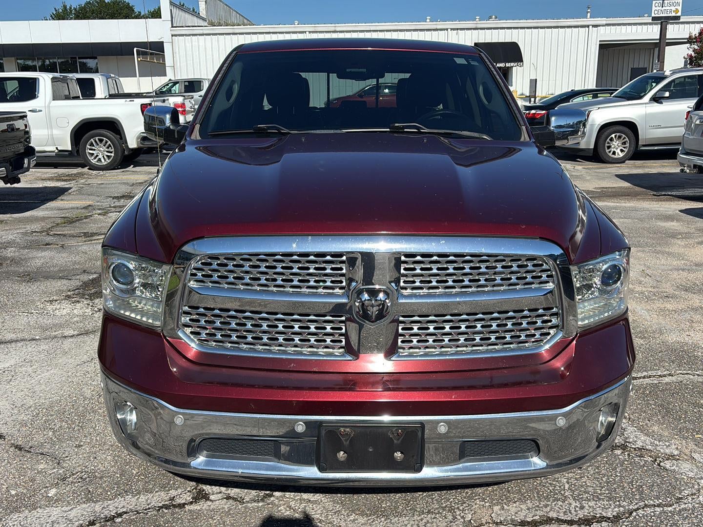 2017 RAM 1500 Laramie Crew Cab 4x2 5'7" Box