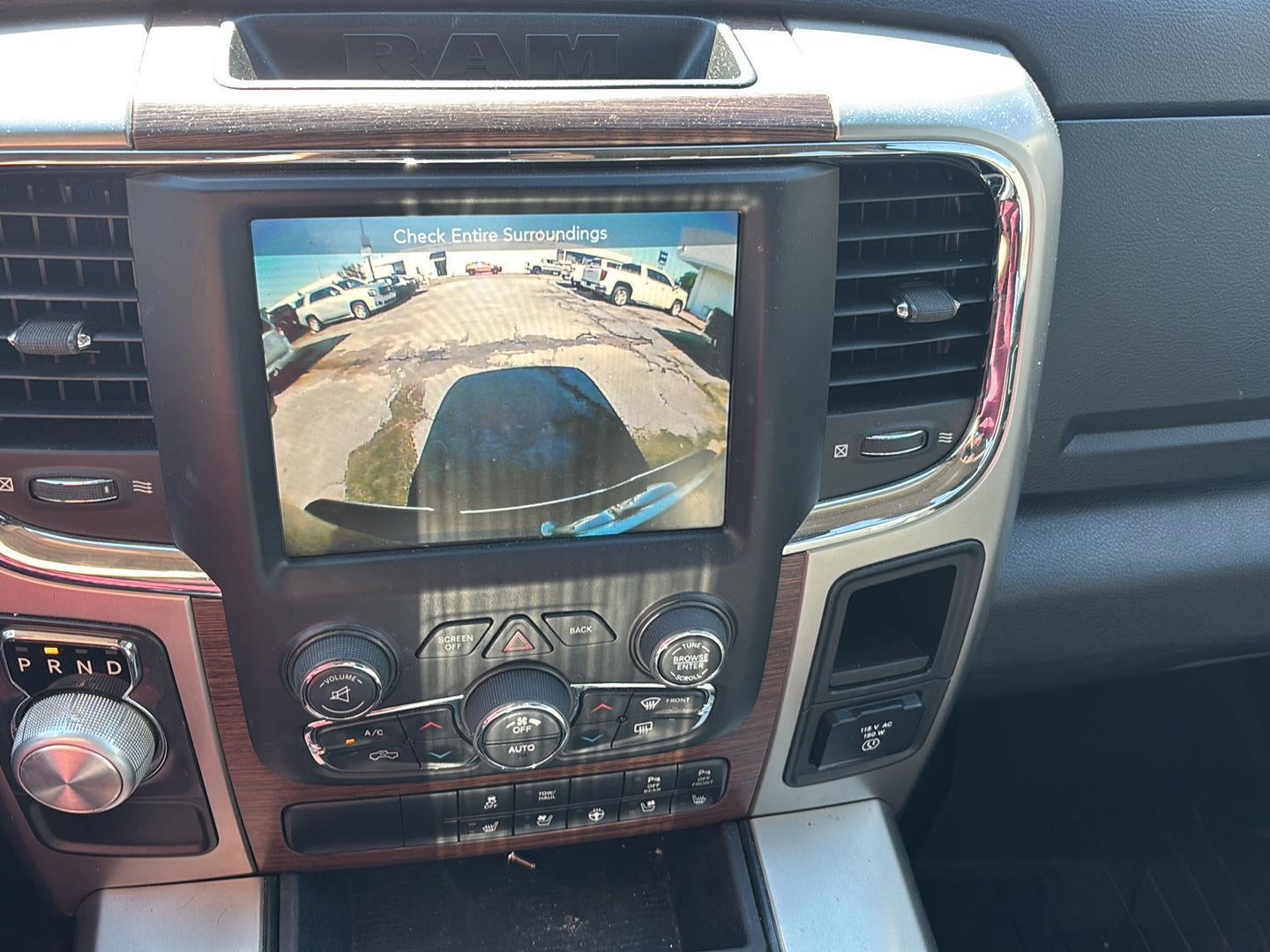 2017 RAM 1500 Laramie Crew Cab 4x2 5'7" Box