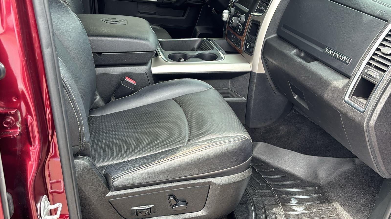2017 RAM 1500 Laramie Crew Cab 4x2 5'7" Box