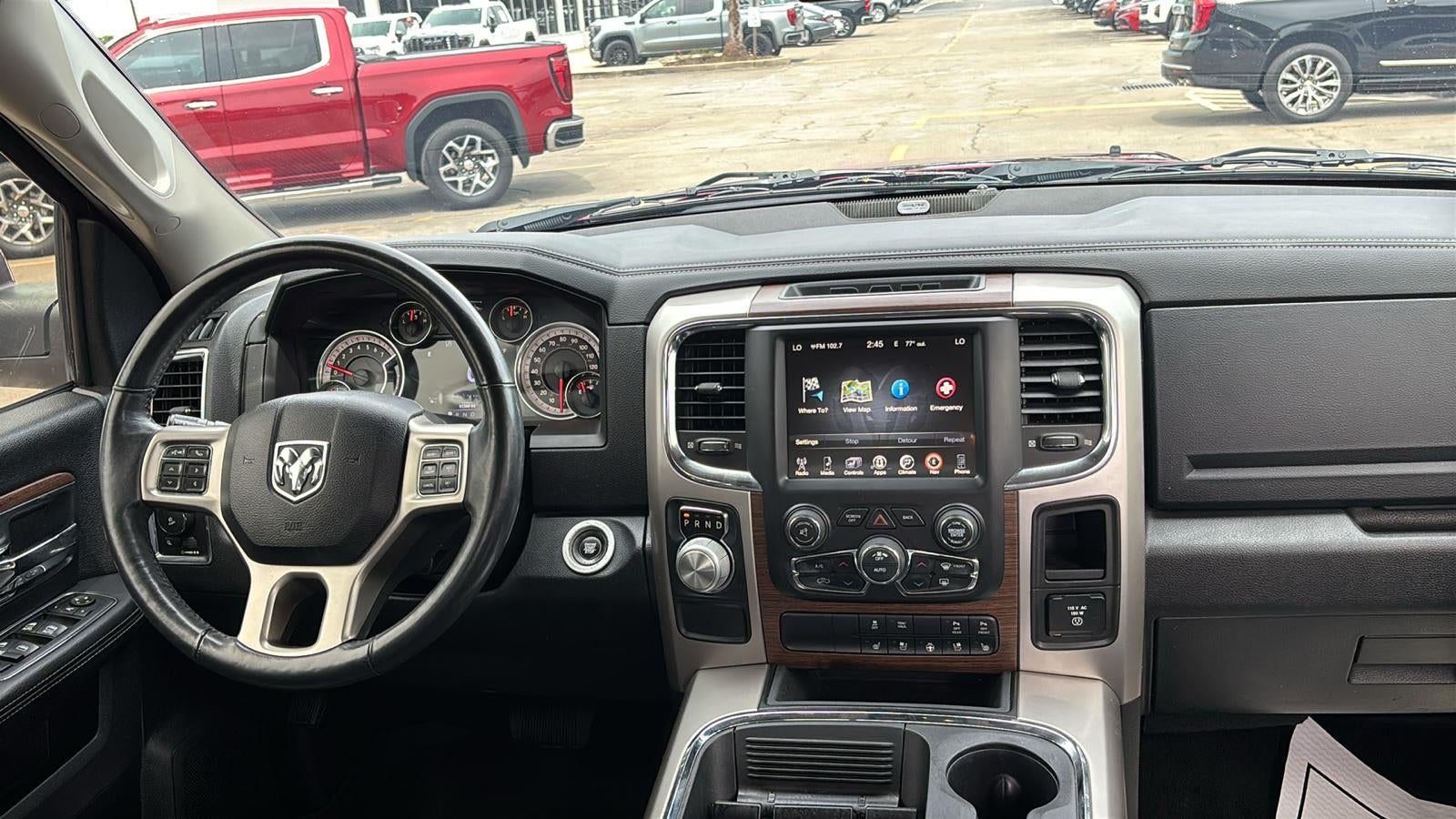 2017 RAM 1500 Laramie Crew Cab 4x2 5'7" Box