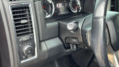 2017 RAM 1500 Laramie Crew Cab 4x2 5'7" Box