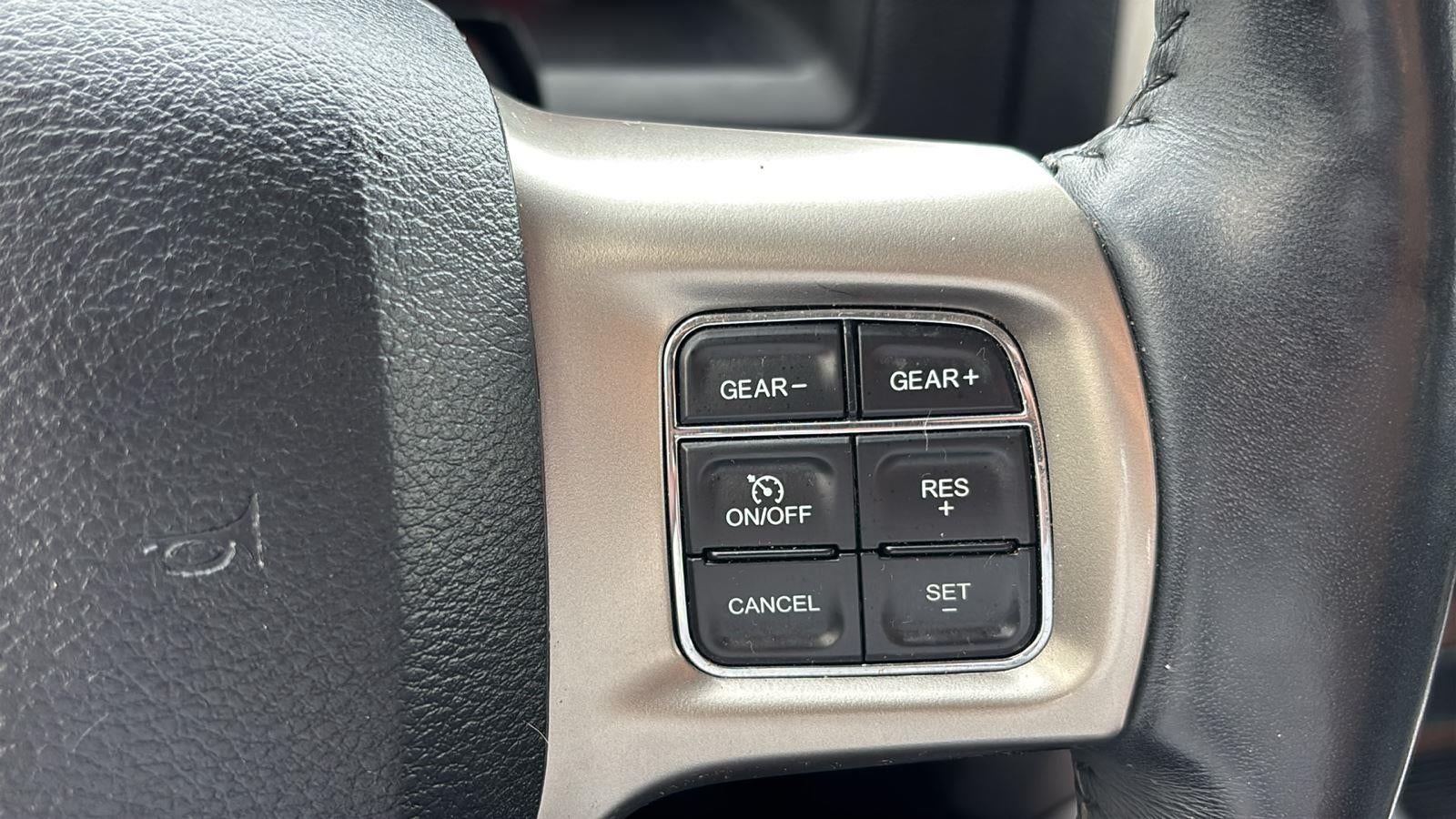 2017 RAM 1500 Laramie Crew Cab 4x2 5'7" Box