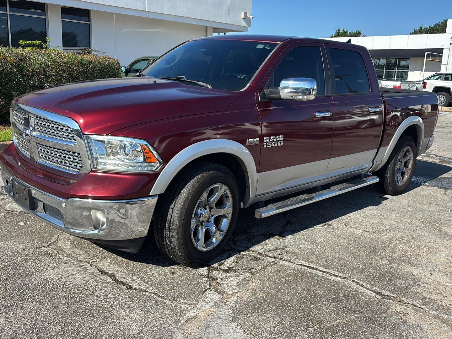 2017 RAM 1500 Laramie Crew Cab 4x2 5'7" Box