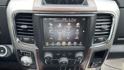 2017 RAM 1500 Laramie Crew Cab 4x2 5'7" Box