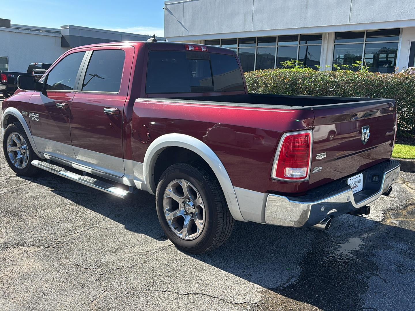 2017 RAM 1500 Laramie Crew Cab 4x2 5'7" Box