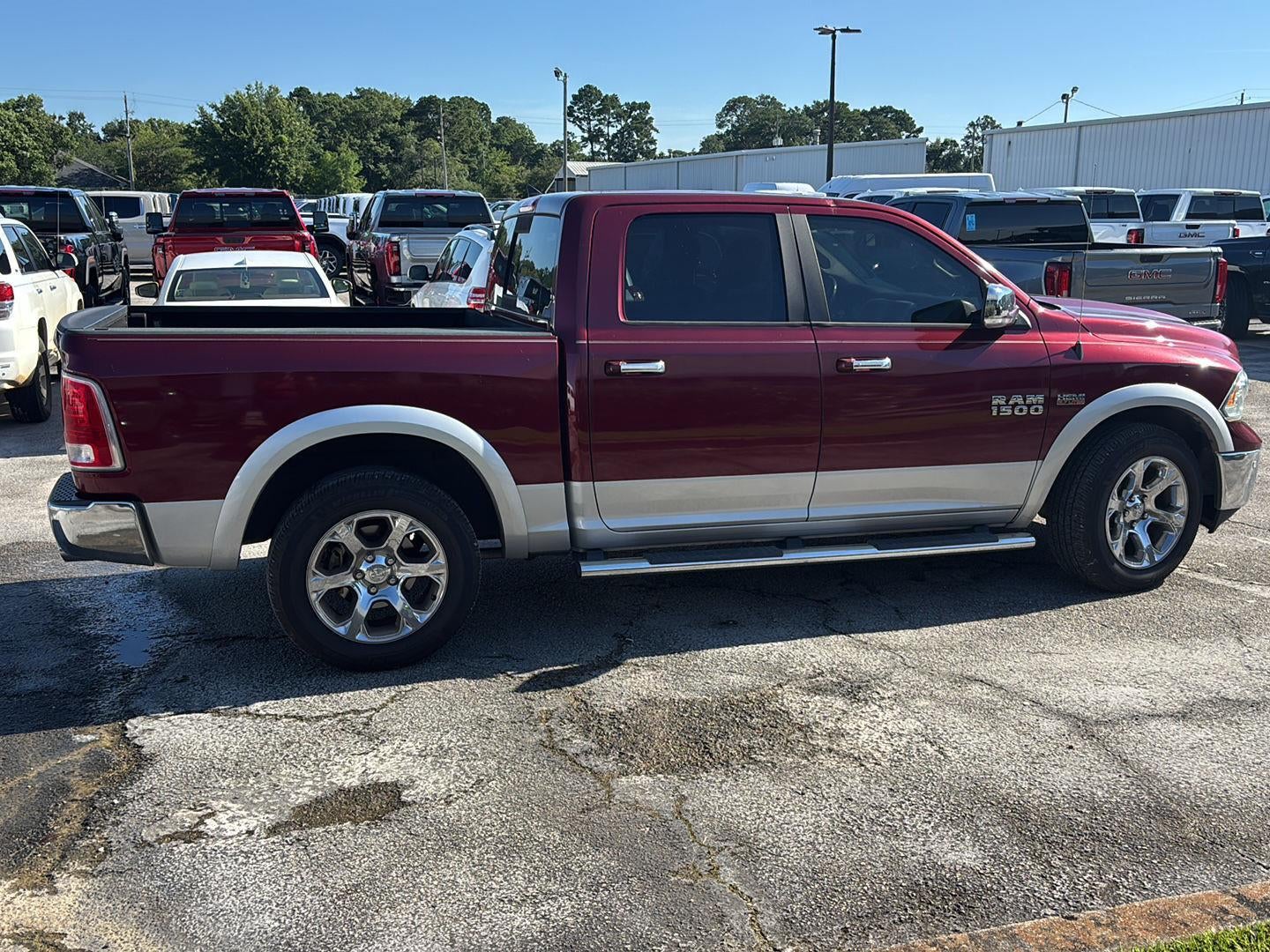 2017 RAM 1500 Laramie Crew Cab 4x2 5'7" Box
