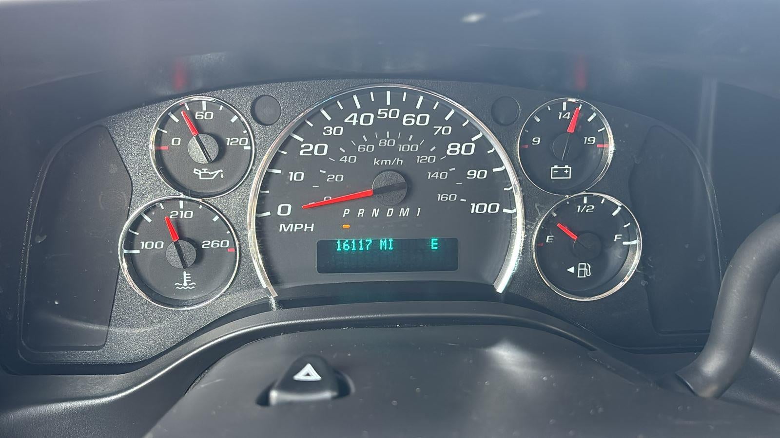 2025 Chevrolet Express Passenger 3500 1LT