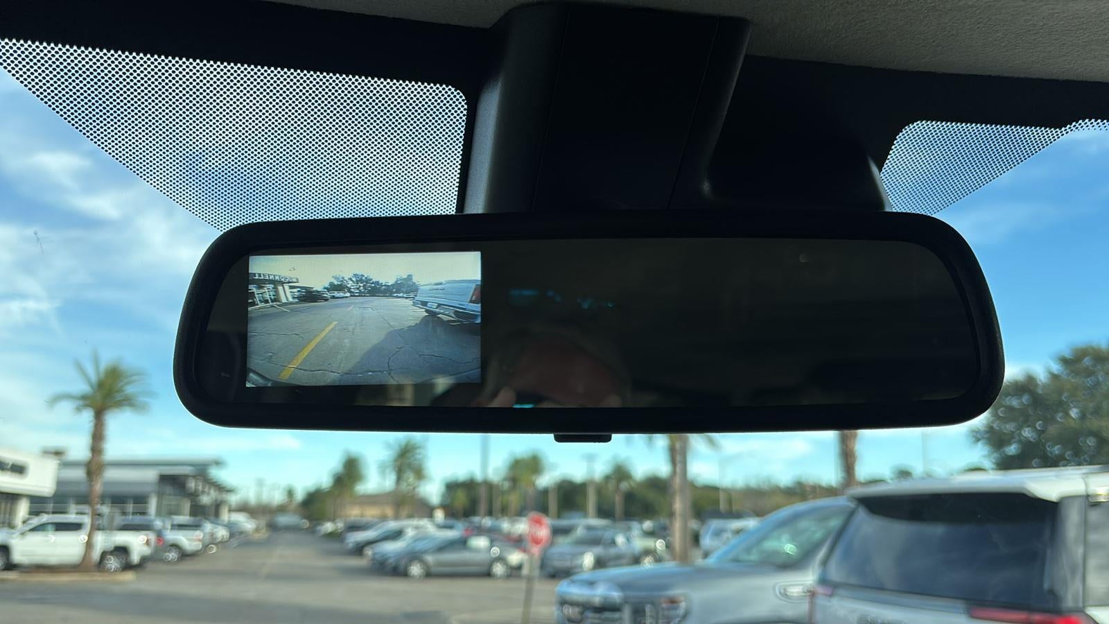 2025 Chevrolet Express Passenger 3500 1LT