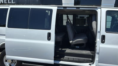 2025 Chevrolet Express Passenger 1LT