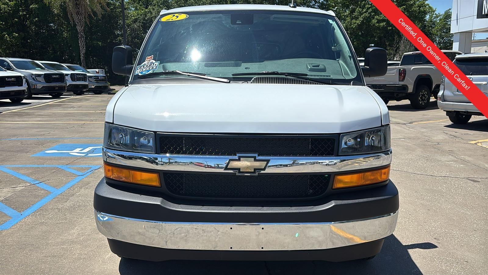 2025 Chevrolet Express Passenger 1LT
