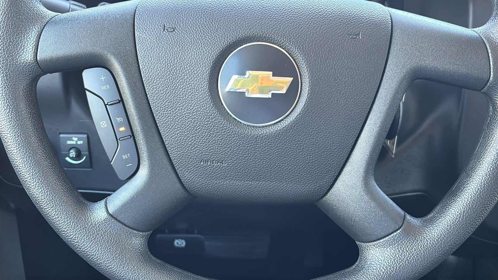 2025 Chevrolet Express Passenger LT - Photo 22