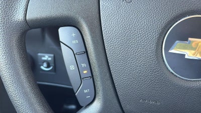 2025 Chevrolet Express Passenger 1LT