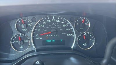2025 Chevrolet Express Passenger 1LT
