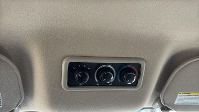 2025 Chevrolet Express Passenger 1LT