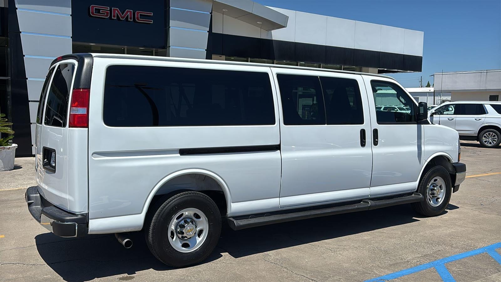 2025 Chevrolet Express Passenger LT - Photo 7