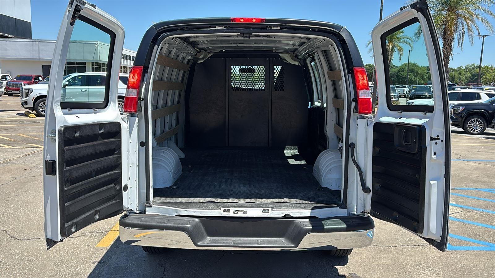 2024 Chevrolet Express Cargo 2500 WT