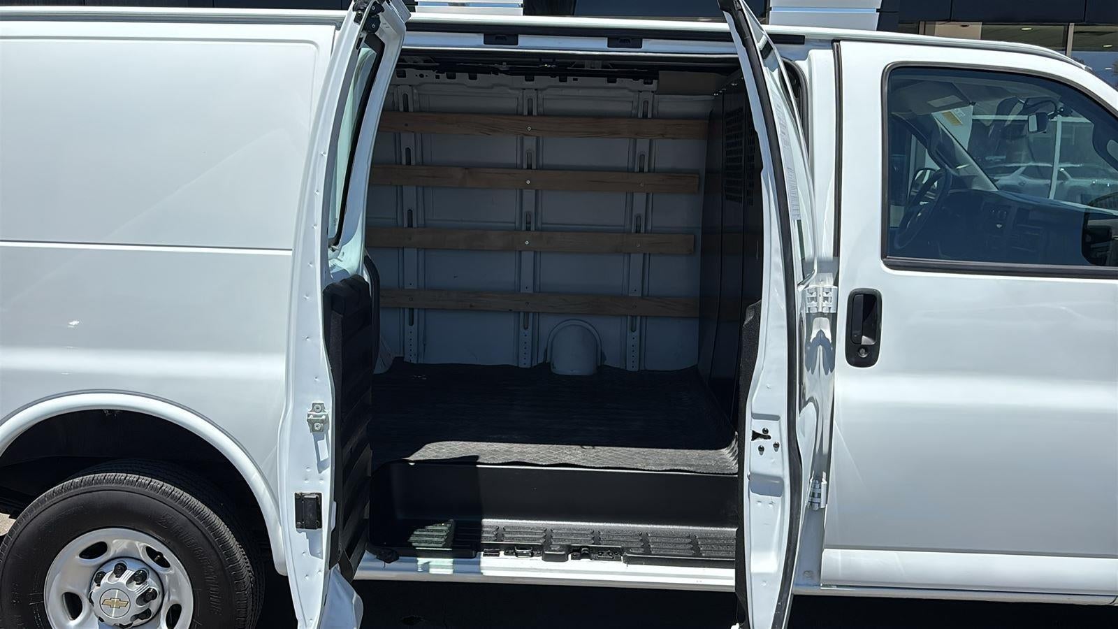 2024 Chevrolet Express Cargo 2500 WT