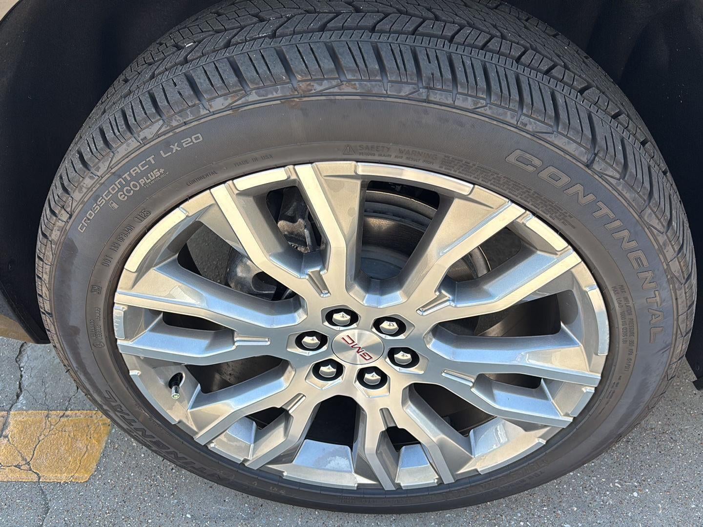 2025 GMC Acadia Denali