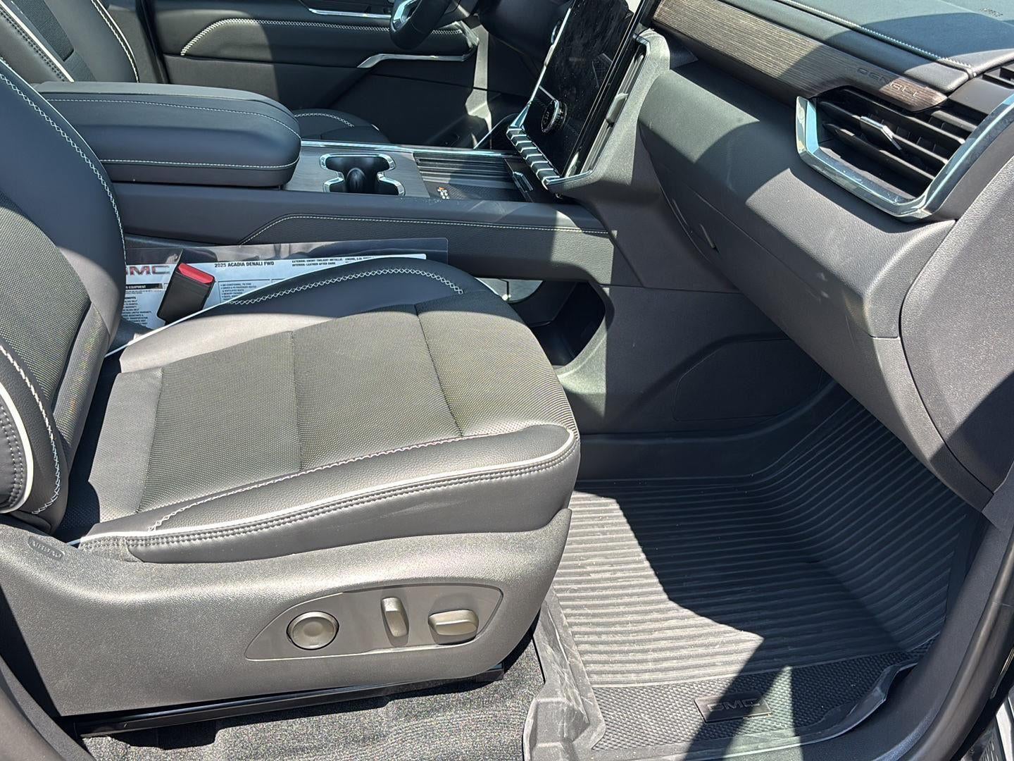 2025 GMC Acadia Denali