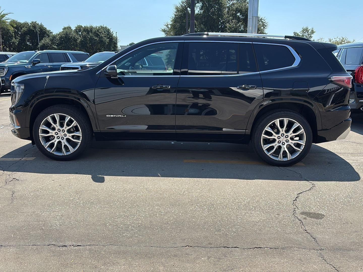 2025 GMC Acadia Denali