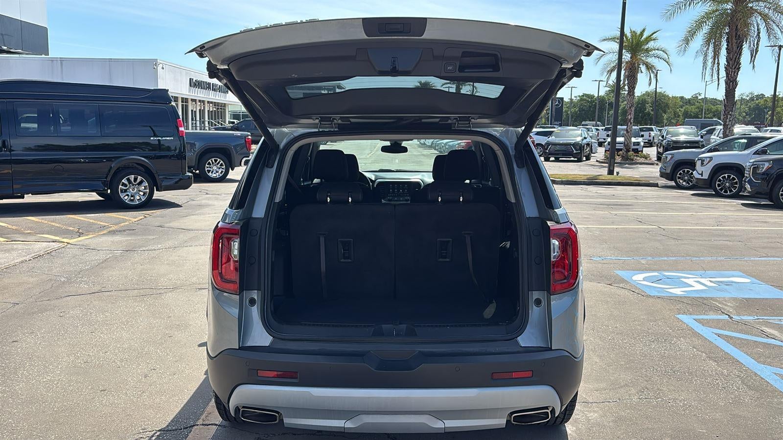 2023 GMC Acadia SLE