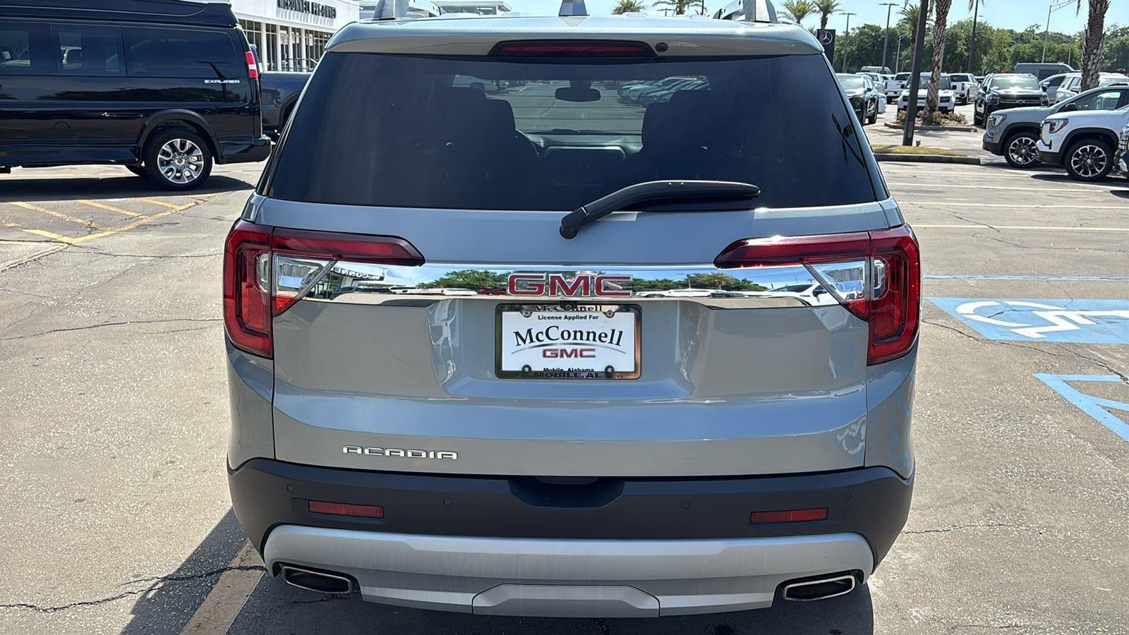 2023 GMC Acadia SLE