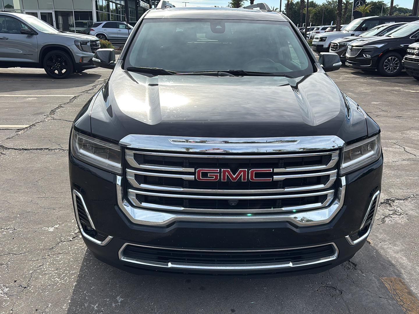 2023 GMC Acadia SLT