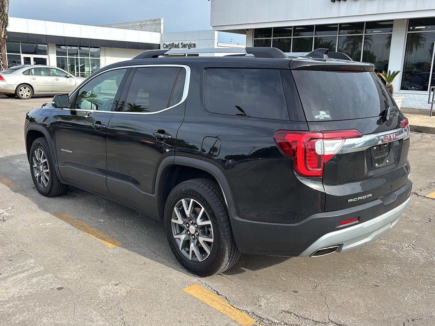 2023 GMC Acadia SLT