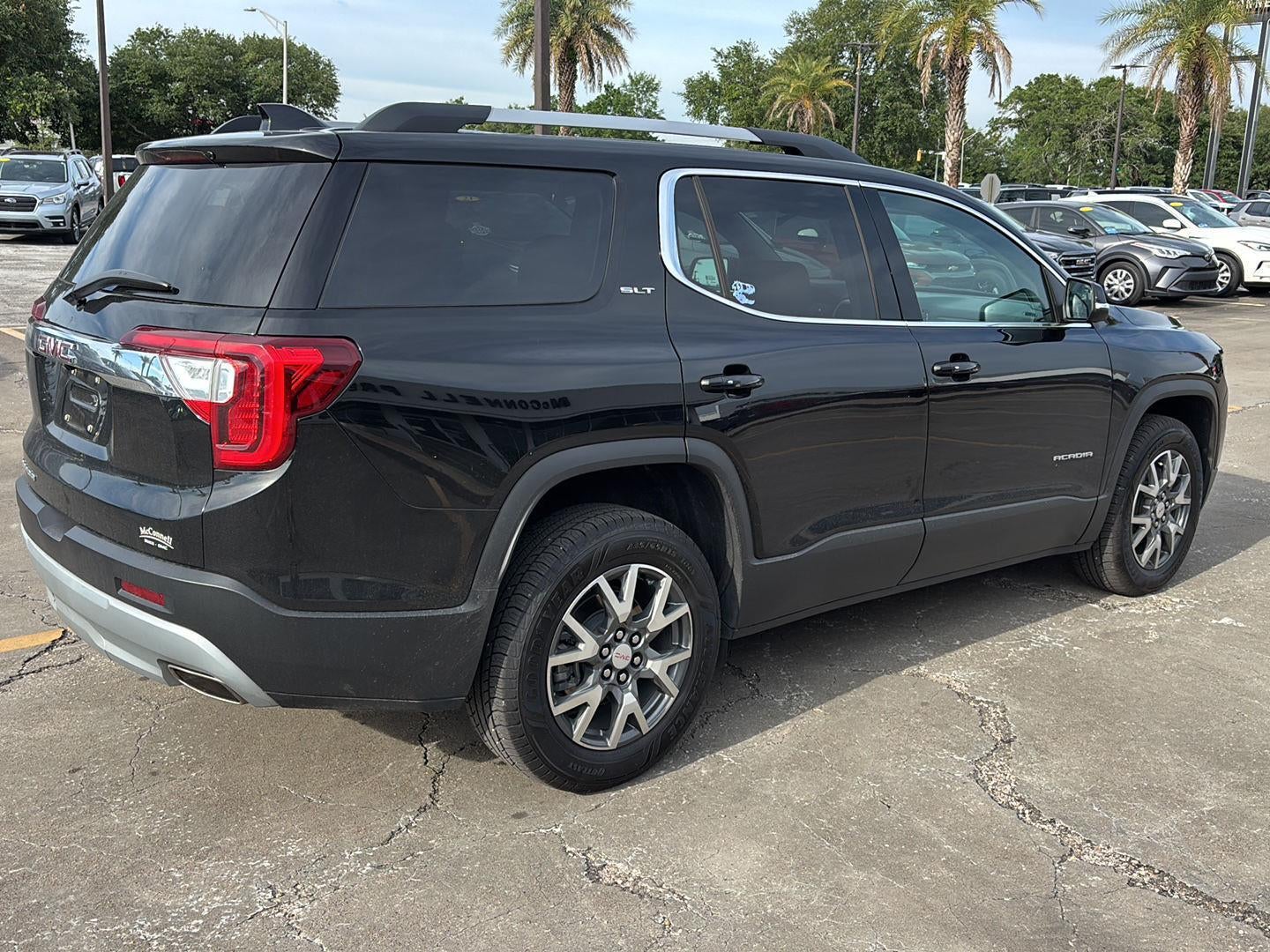 2023 GMC Acadia SLT