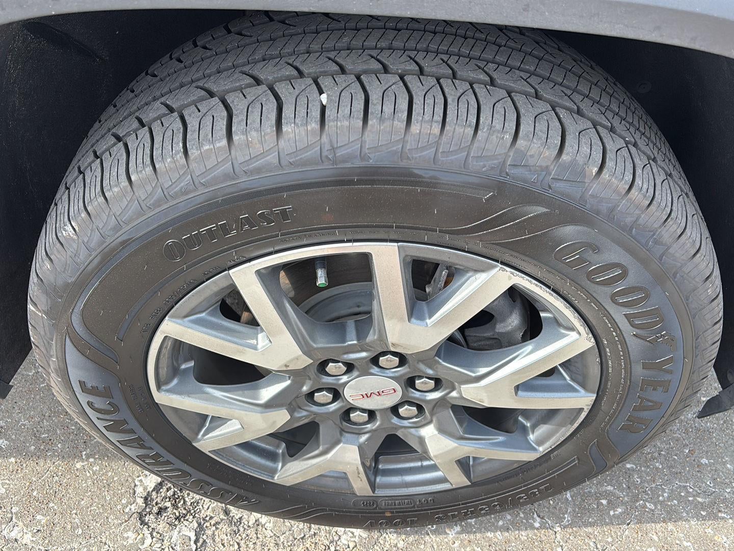 2023 GMC Acadia SLT