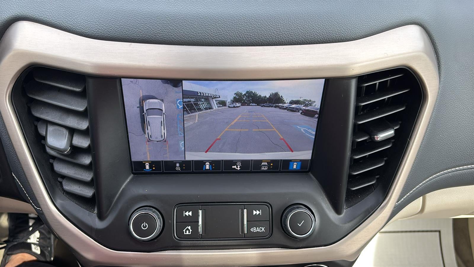 2023 GMC Acadia Denali