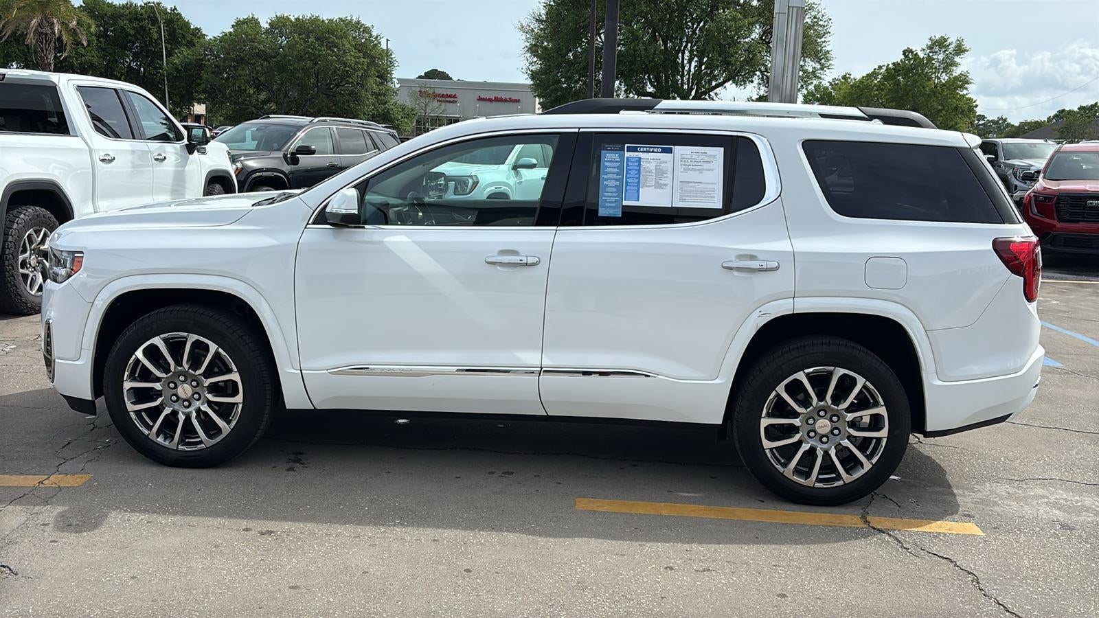 2023 GMC Acadia Denali