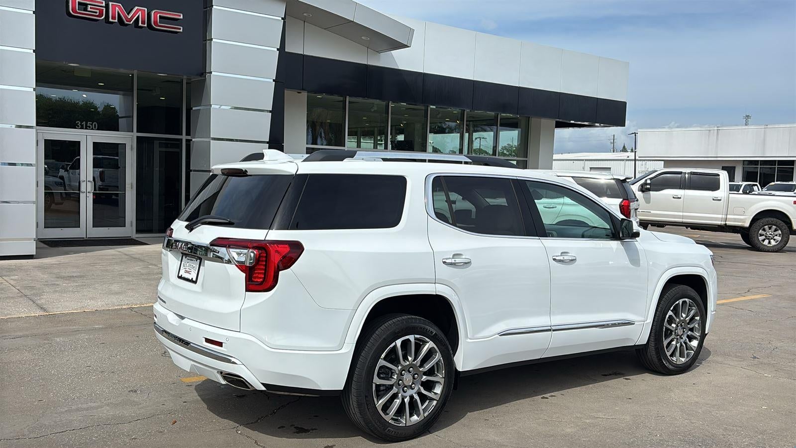 2023 GMC Acadia Denali