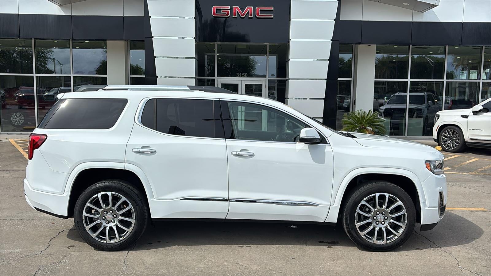 2023 GMC Acadia Denali