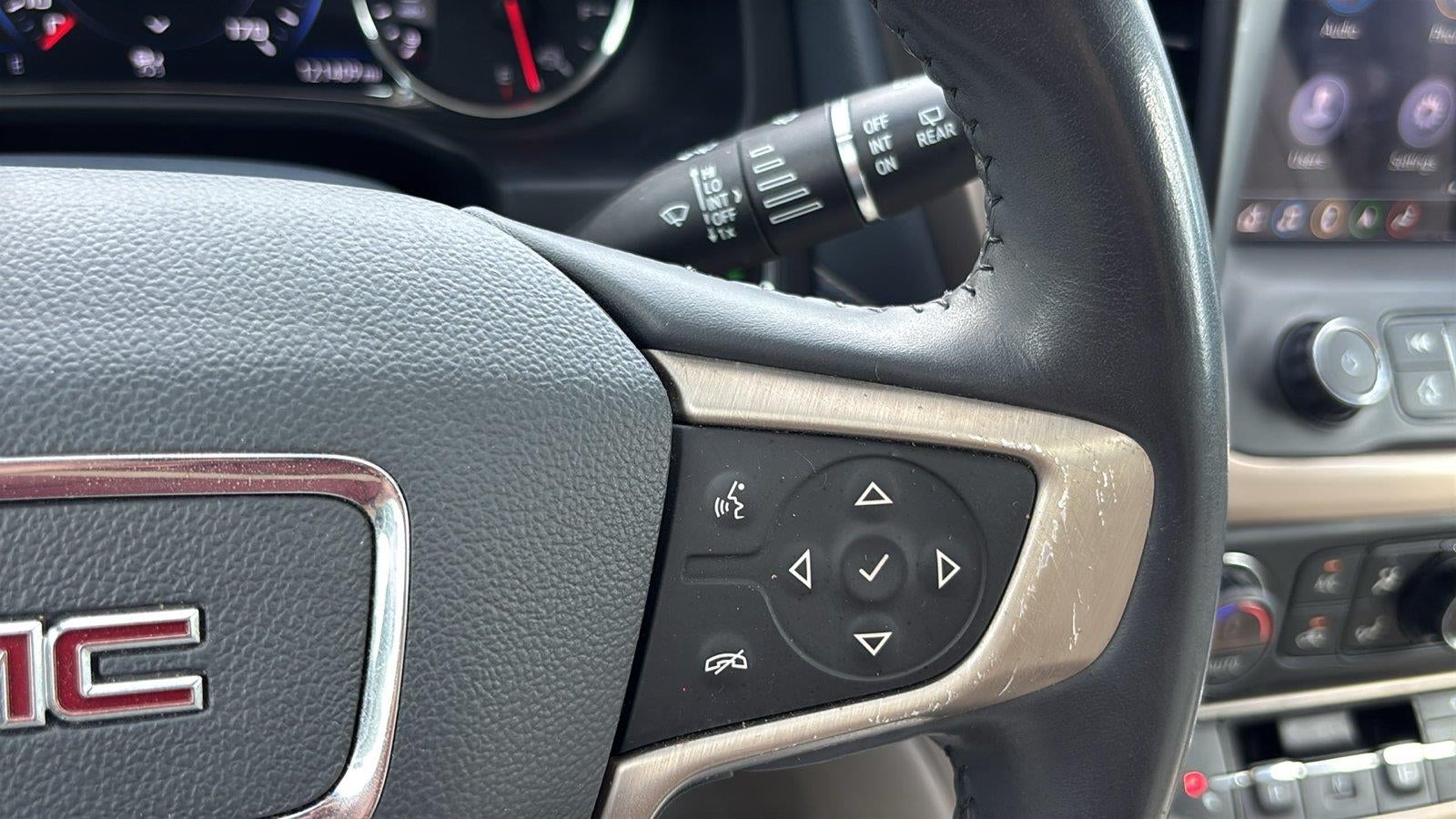 2020 GMC Acadia Denali - Photo 33