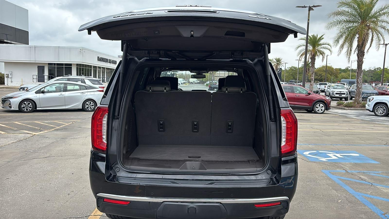 2021 GMC Yukon SLT