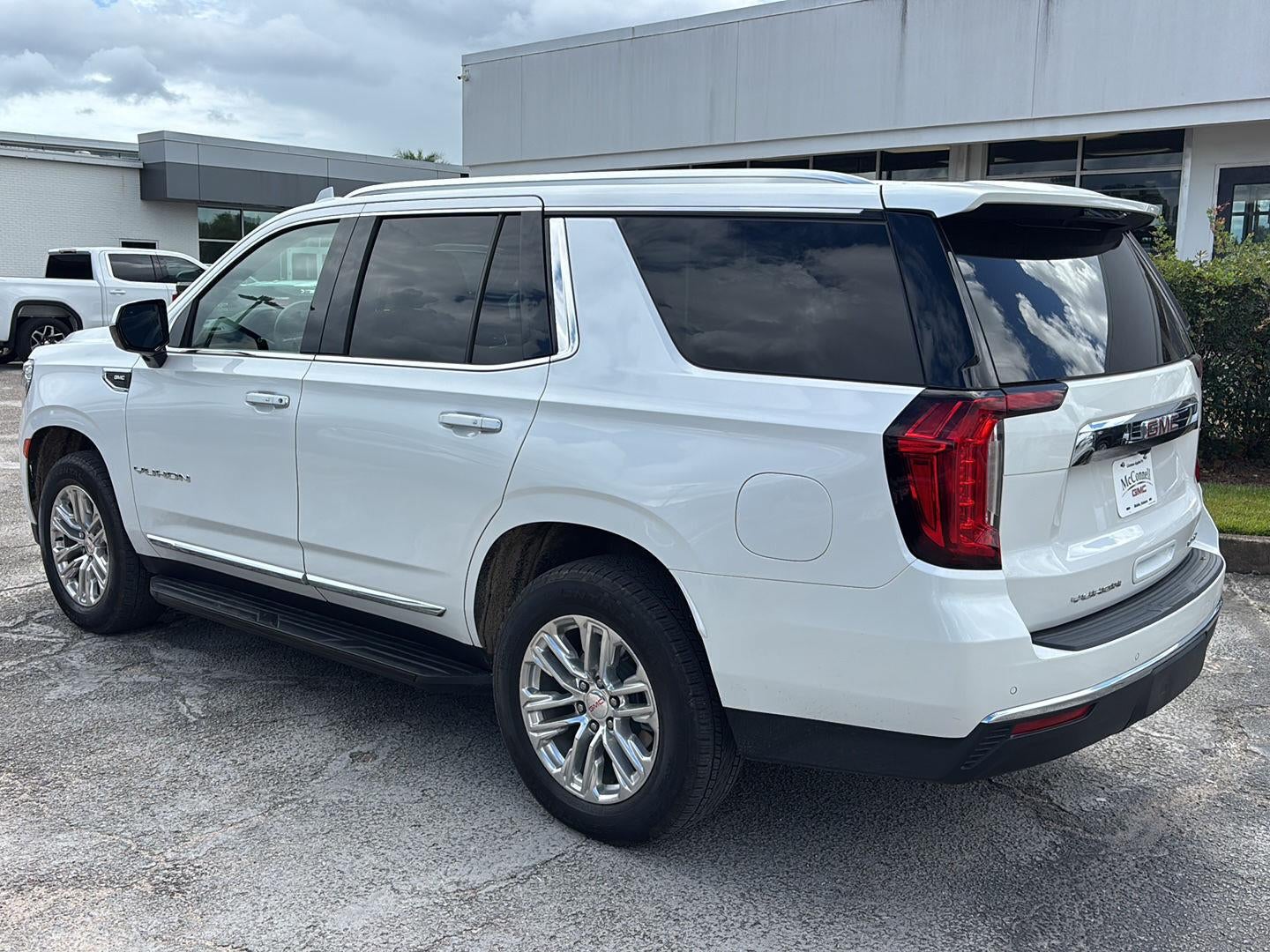 2023 GMC Yukon SLT