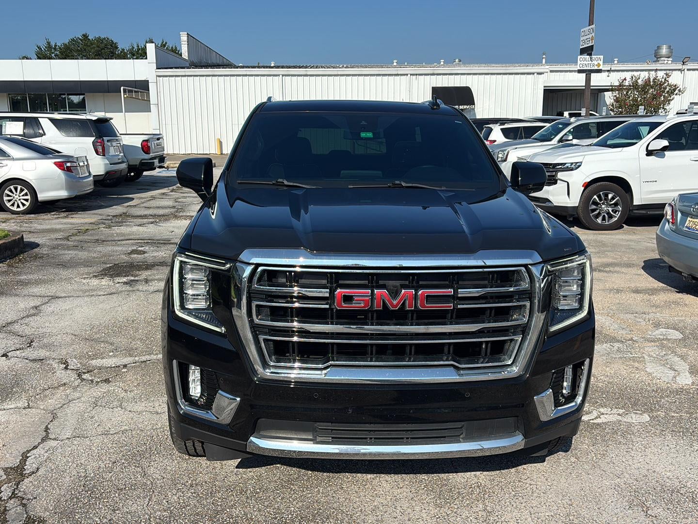 2023 GMC Yukon SLT