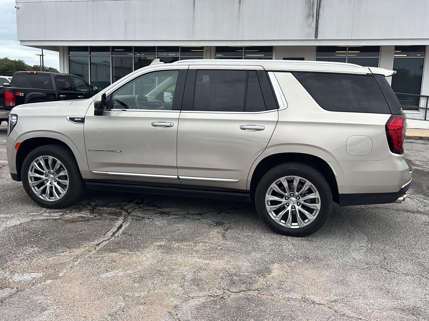 2024 GMC Yukon Denali