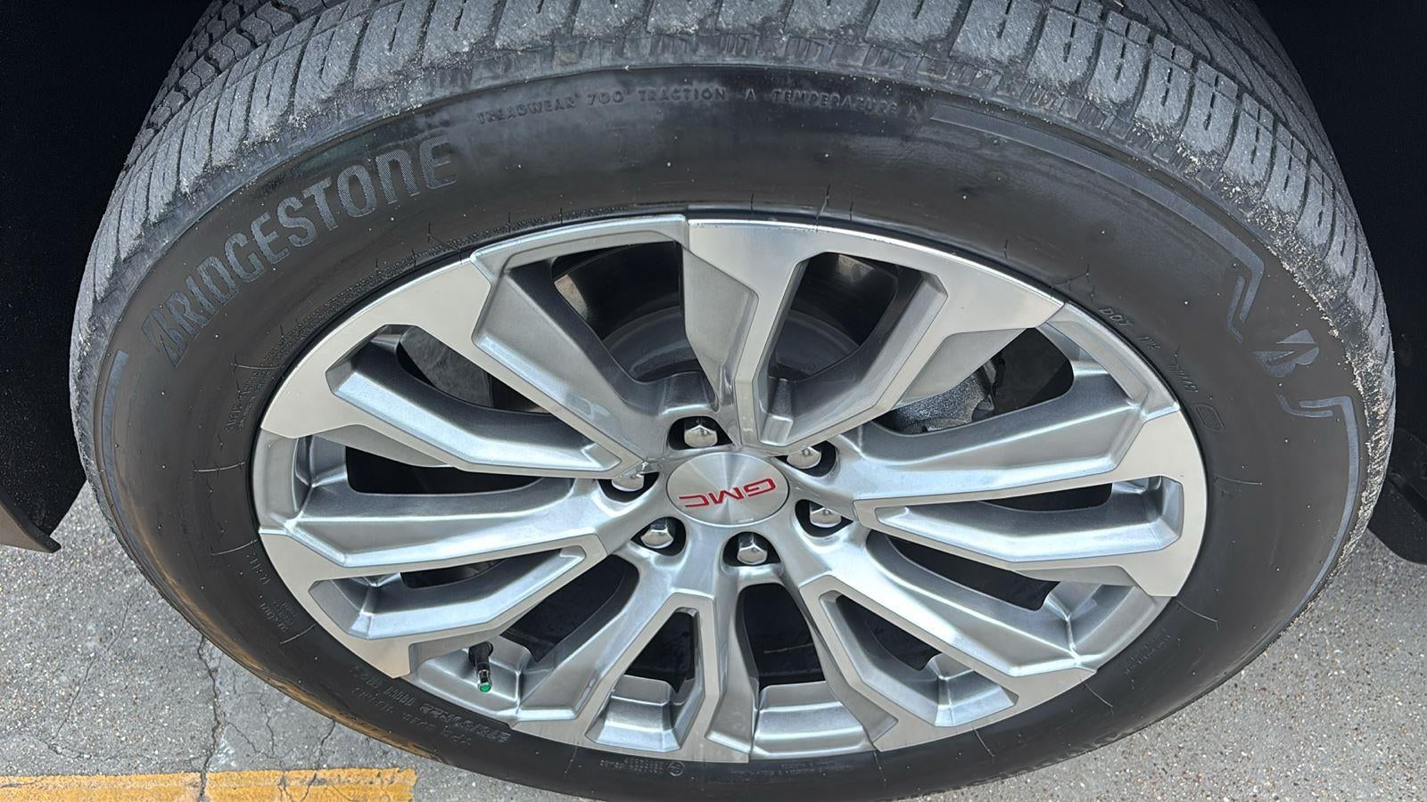 2023 GMC Yukon Denali - Photo 13