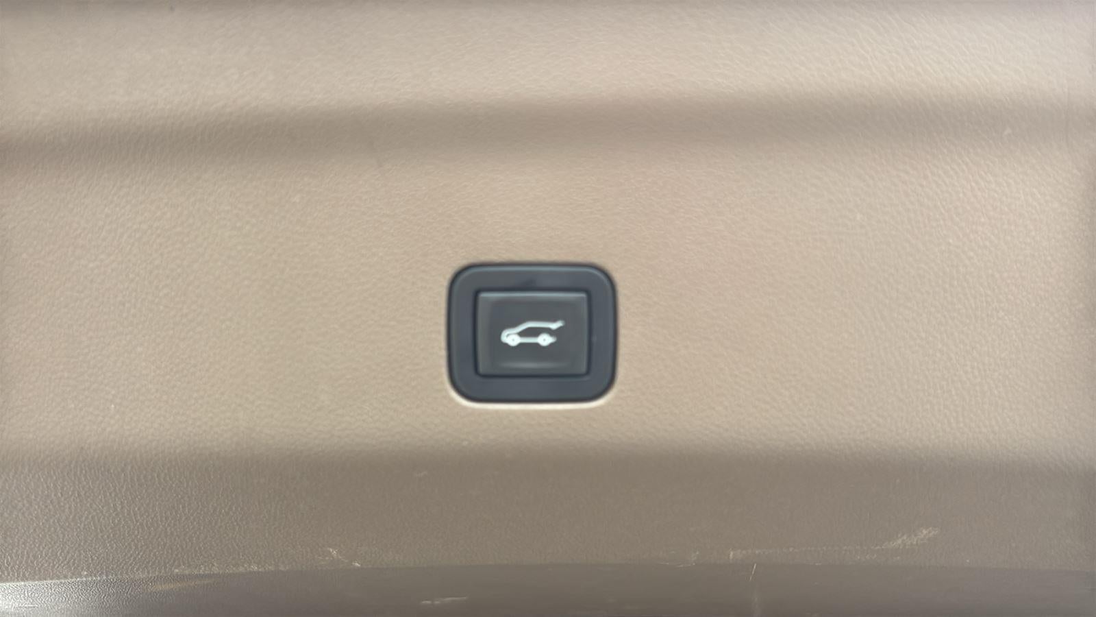 2023 GMC Yukon Denali - Photo 22