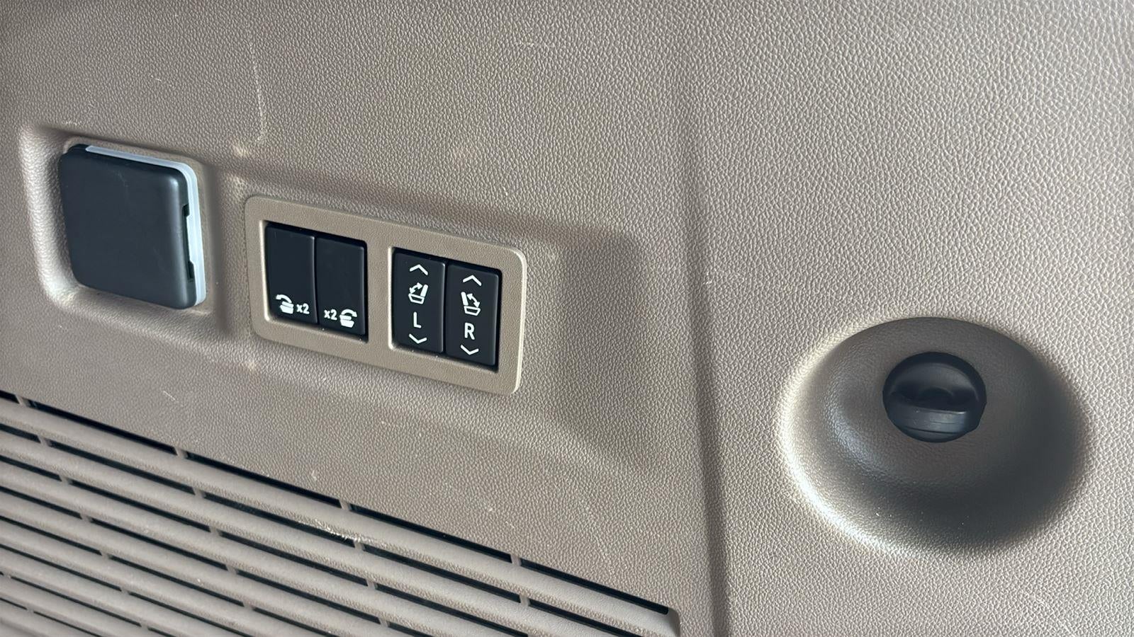 2023 GMC Yukon Denali - Photo 23