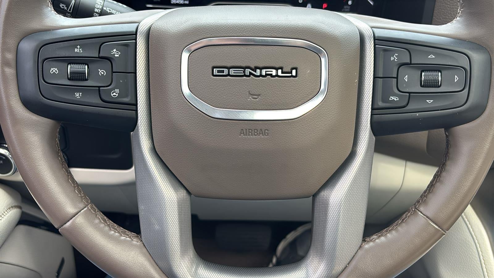 2023 GMC Yukon Denali - Photo 32