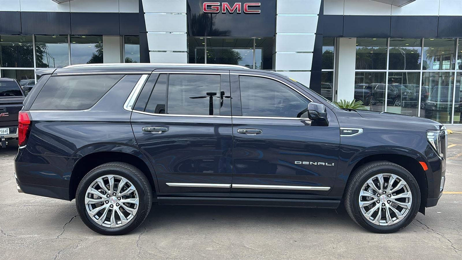 2023 GMC Yukon Denali - Photo 8