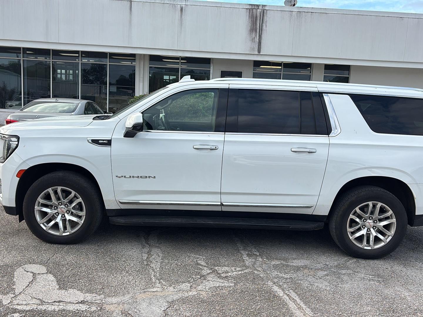 2022 GMC Yukon XL SLT